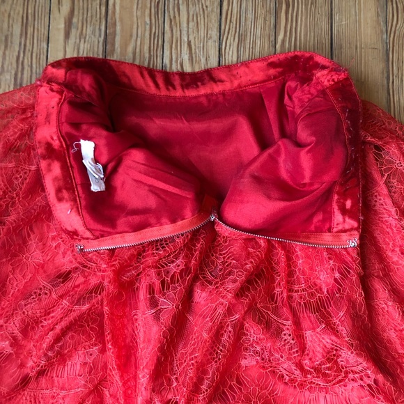 Gorgeous red lace skirt - Picture 5 of 6